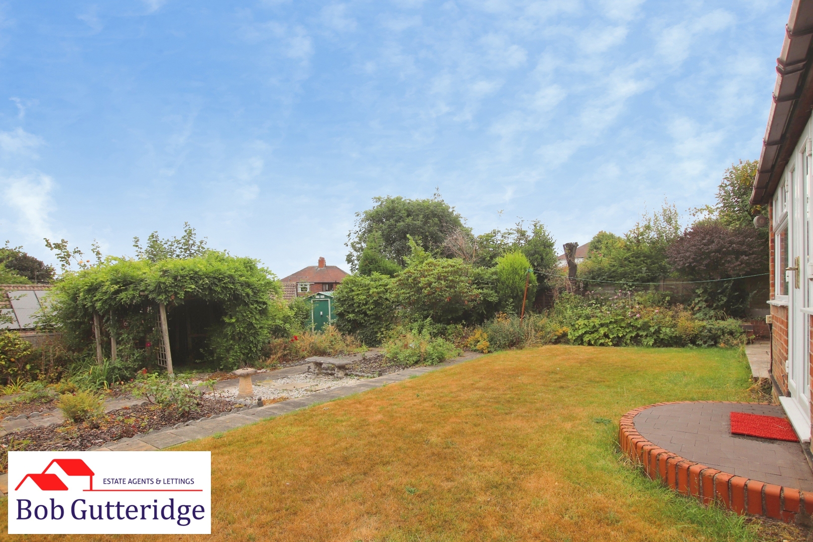 ENCLOSED REAR GARDEN